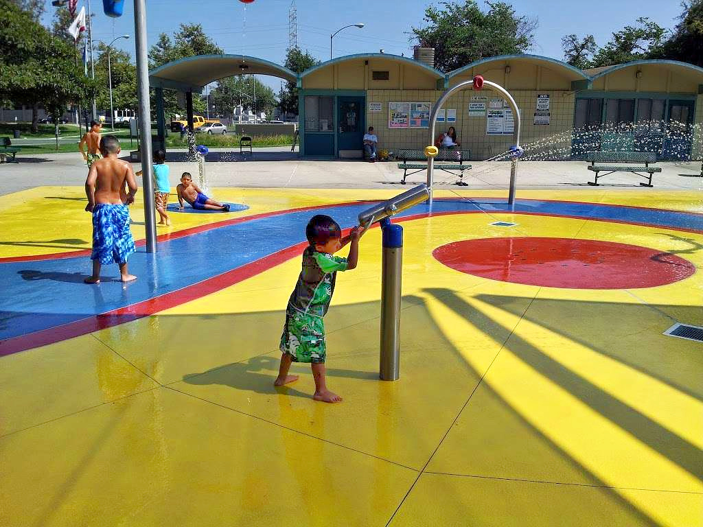 The Coolest Free Splash Pads and Spraygrounds in LA: Dalton Park Splash Pad.