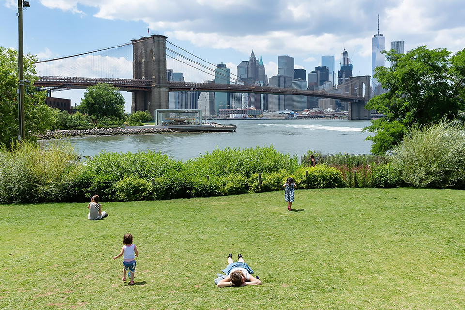 Brooklyn Bridge Park: 35 Top Things To Do With Kids Brooklyn Bridge Park is a massive green space that offers tons of family activities—and unbeatable city views. Photo courtesy of Brooklyn Bridge Park