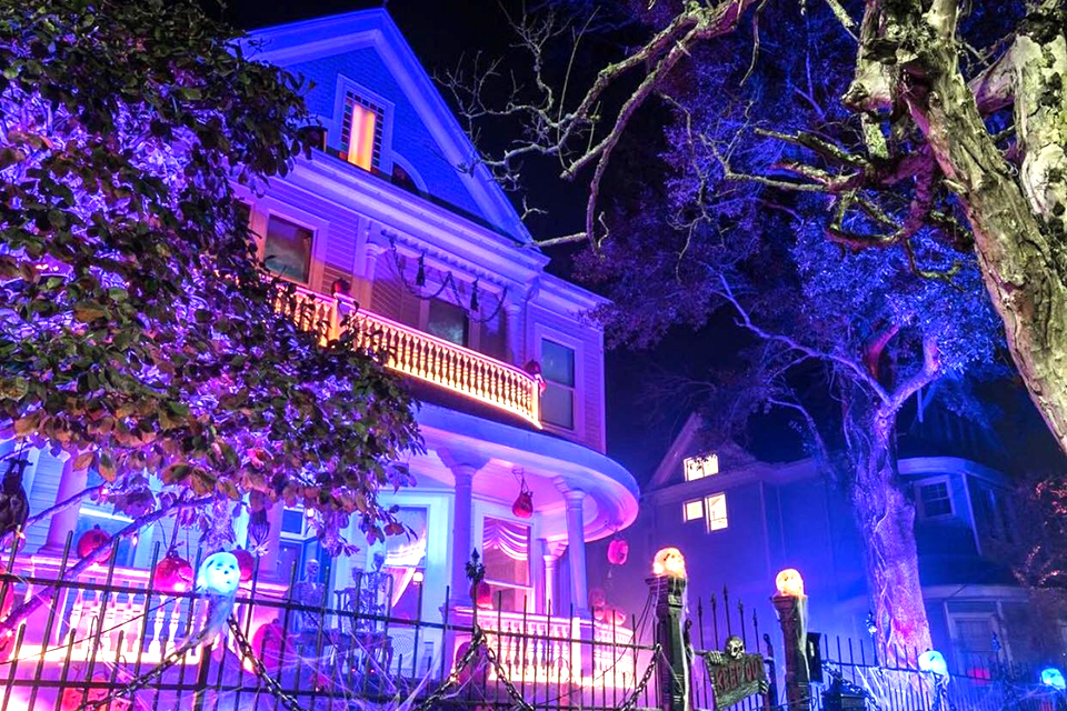 Ghost Manor New Orleans Best Halloween Towns